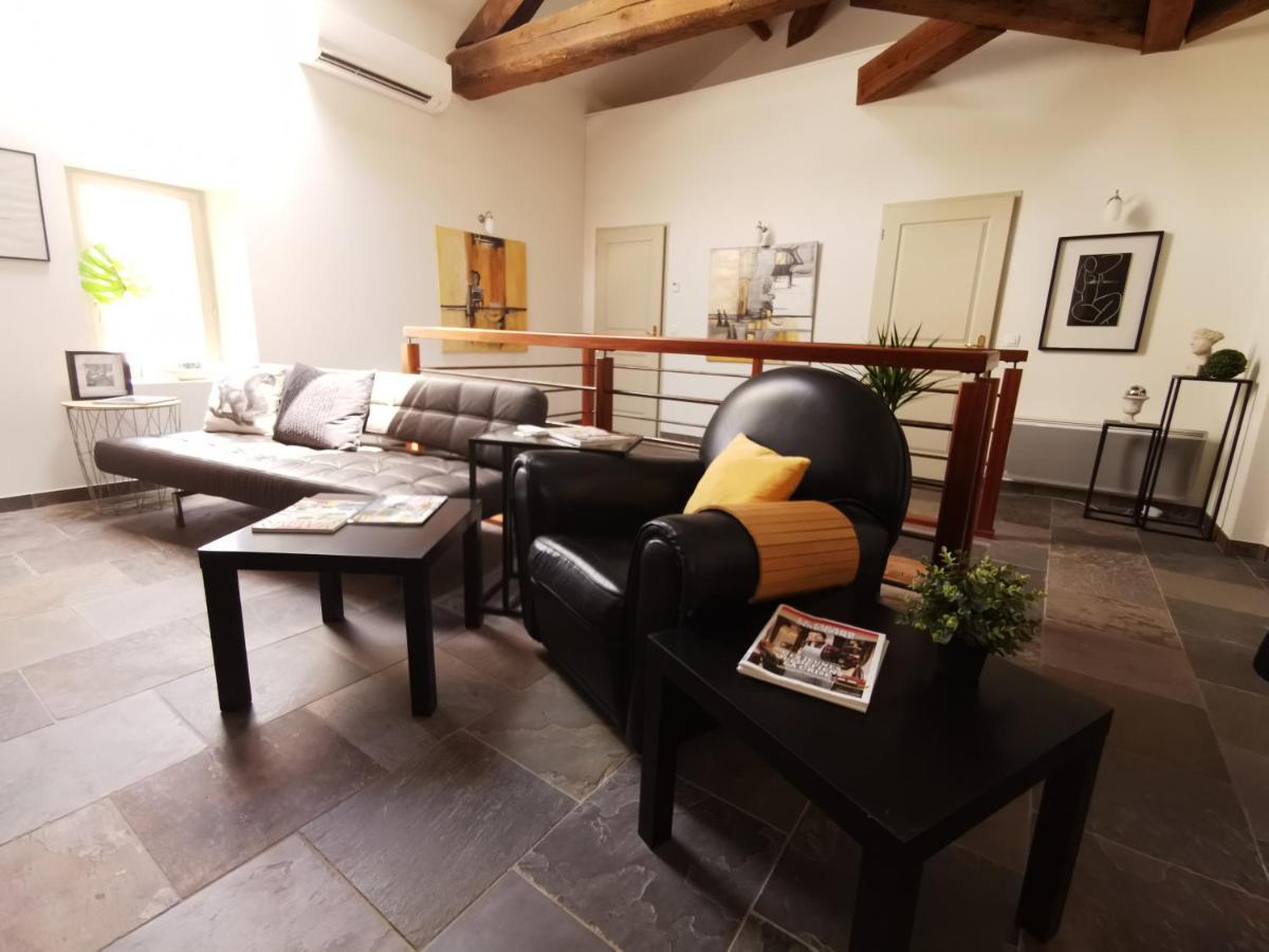 Les Chambres Du Lavoir Vert Tourbes Luaran gambar