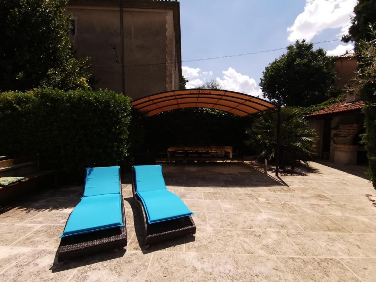 Les Chambres Du Lavoir Vert Tourbes Luaran gambar
